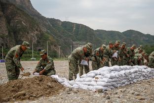 米兰总监：我们需要在转会市场上保持冷静 约维奇的续约以后再谈